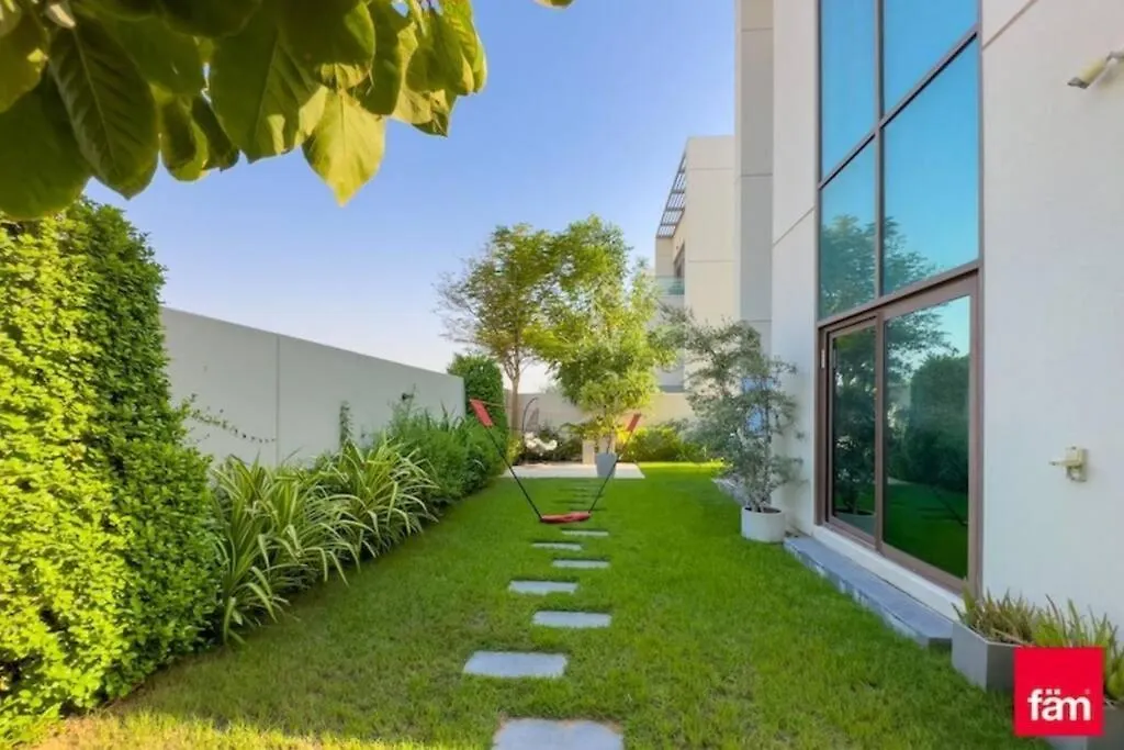 Luxurious Meydan Dubai Villa With Unparalleled Views United Arab Emirates