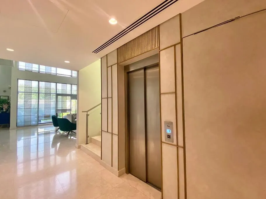 Luxurious Meydan Dubai Villa With Unparalleled Views 0*,